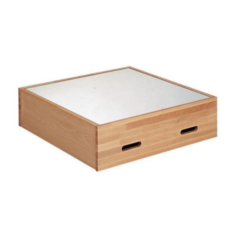Small Mirrored Surface Climbing Platform