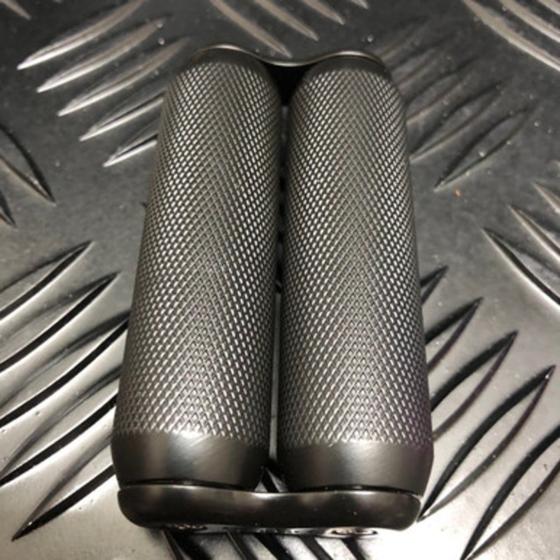 Kaiko Fidgets – Textured Black Hand Roller in Black Carry Case
